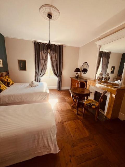 Le Manoir Du Thouron Hotel Saint-Sulpice  Exterior photo