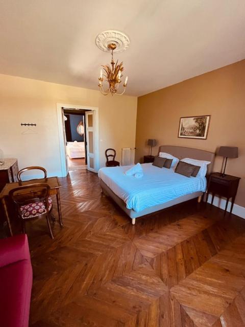 Le Manoir Du Thouron Hotel Saint-Sulpice  Exterior photo
